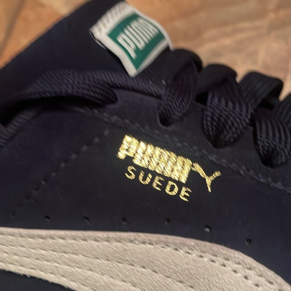 EUC Puma sneakers - Picture 4 of 11